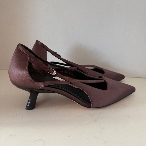 New Vince Brielle pointy toe kitten heel pump in color fig Size: 6 - Picture 8 of 10